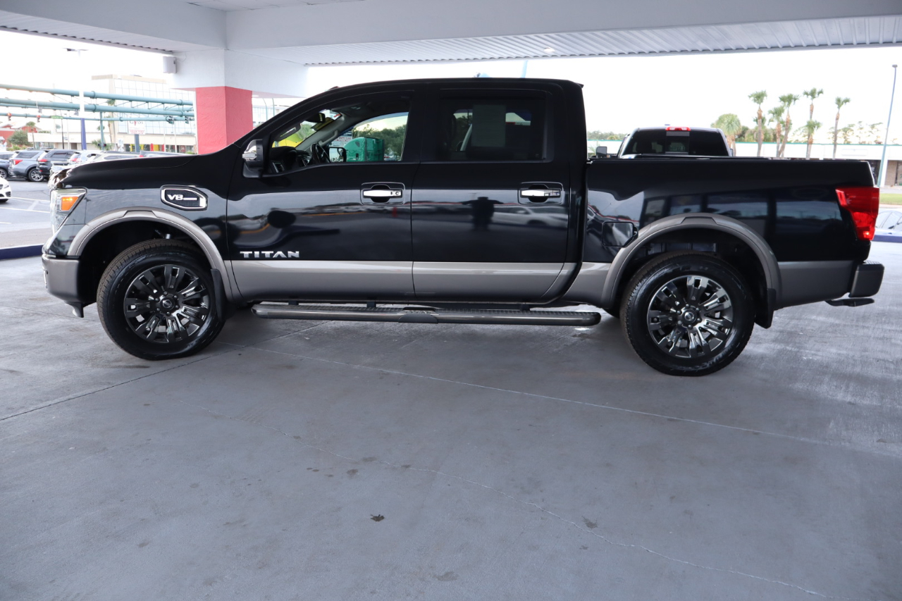 Nissan Titan 4x2 Crew Cab Platinum Reserve 2017