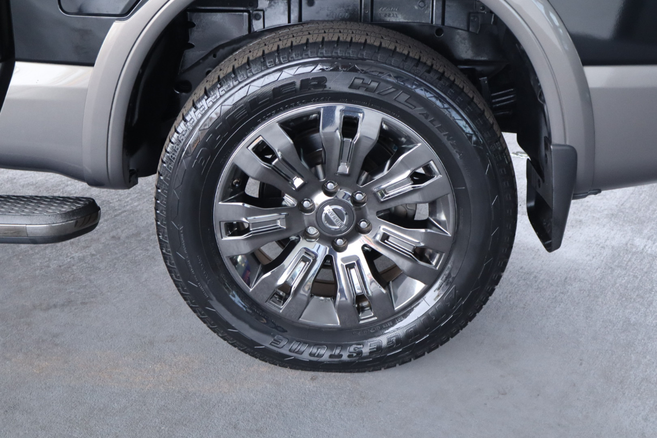 Nissan Titan 4x2 Crew Cab Platinum Reserve 2017