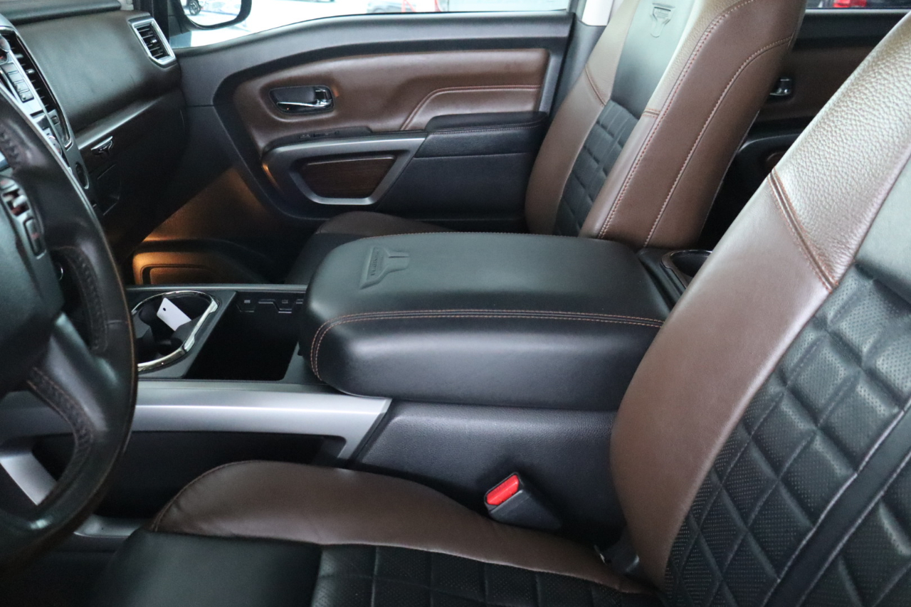 Nissan Titan 4x2 Crew Cab Platinum Reserve 2017