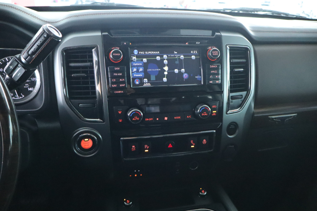 Nissan Titan 4x2 Crew Cab Platinum Reserve 2017