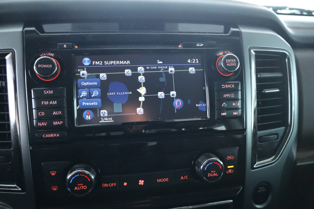 Nissan Titan 4x2 Crew Cab Platinum Reserve 2017