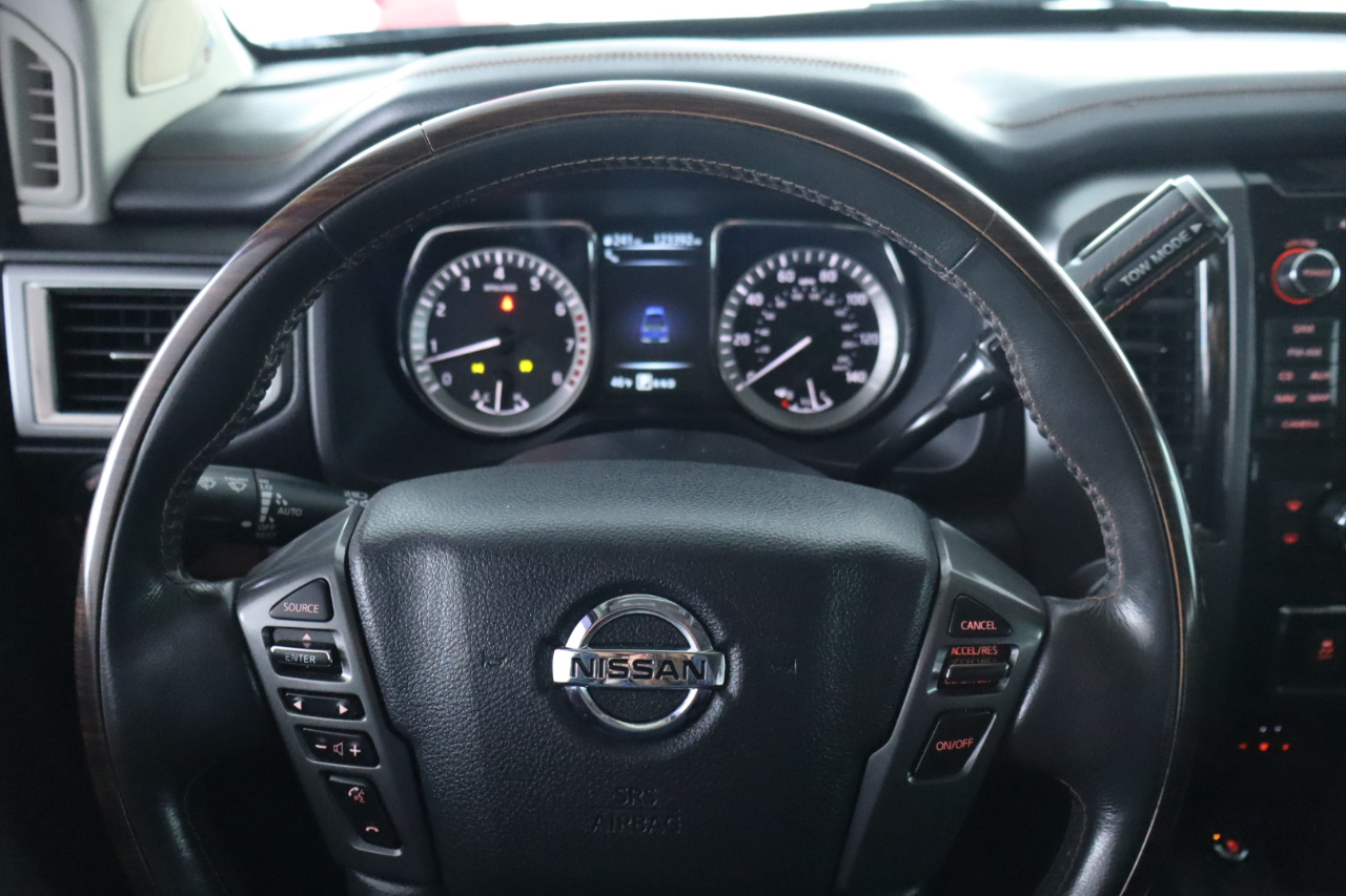 Nissan Titan 4x2 Crew Cab Platinum Reserve 2017