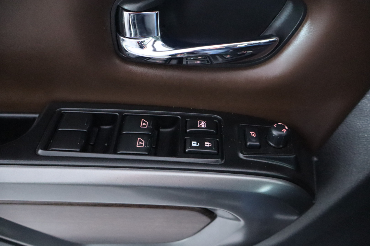 Nissan Titan 4x2 Crew Cab Platinum Reserve 2017