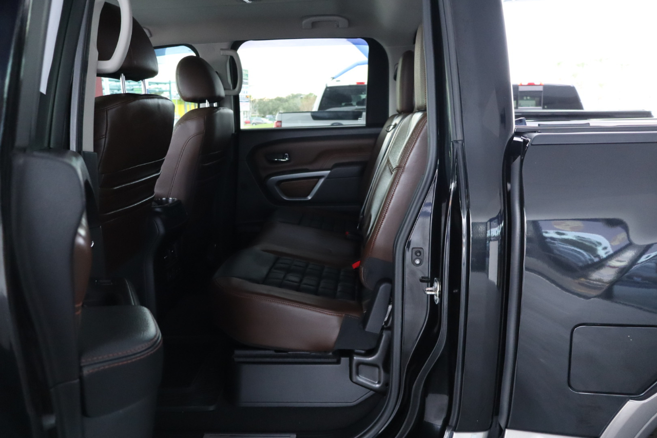 Nissan Titan 4x2 Crew Cab Platinum Reserve 2017