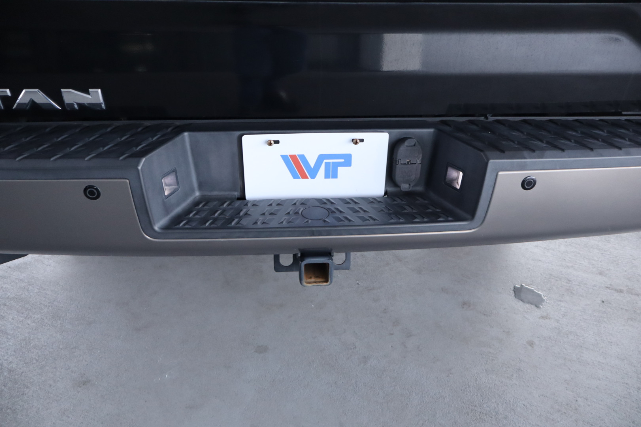 Nissan Titan 4x2 Crew Cab Platinum Reserve 2017