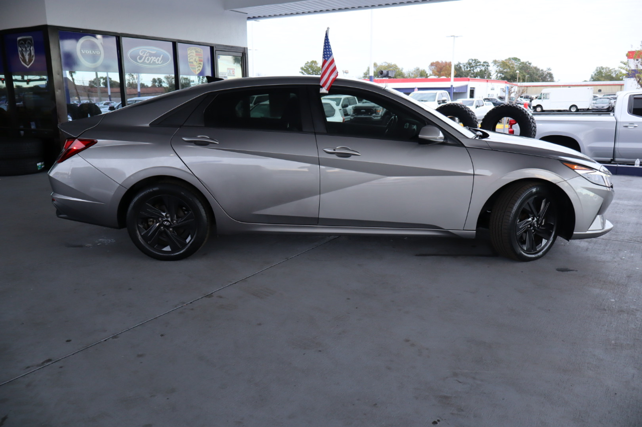 Hyundai Elantra SEL IVT 2022