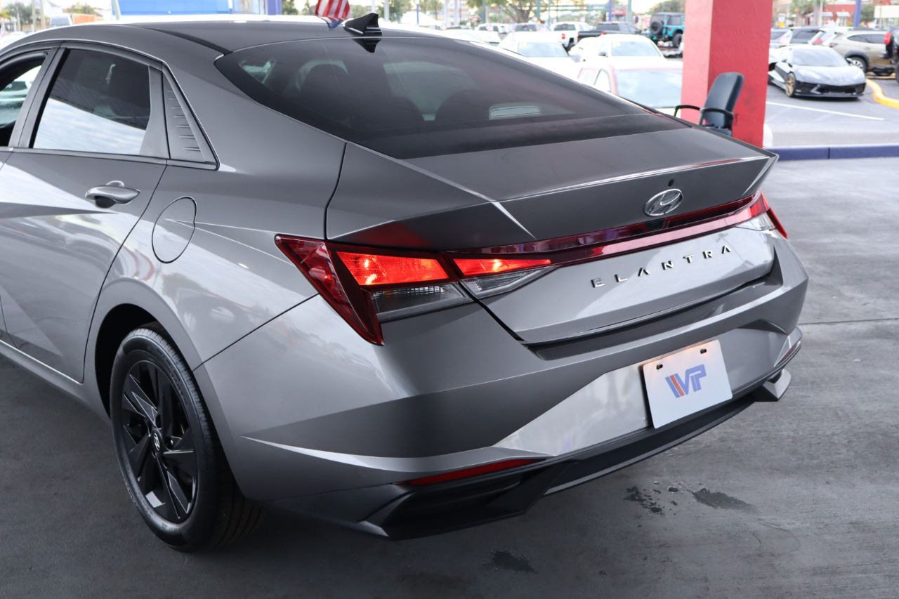 Hyundai Elantra SEL IVT 2022