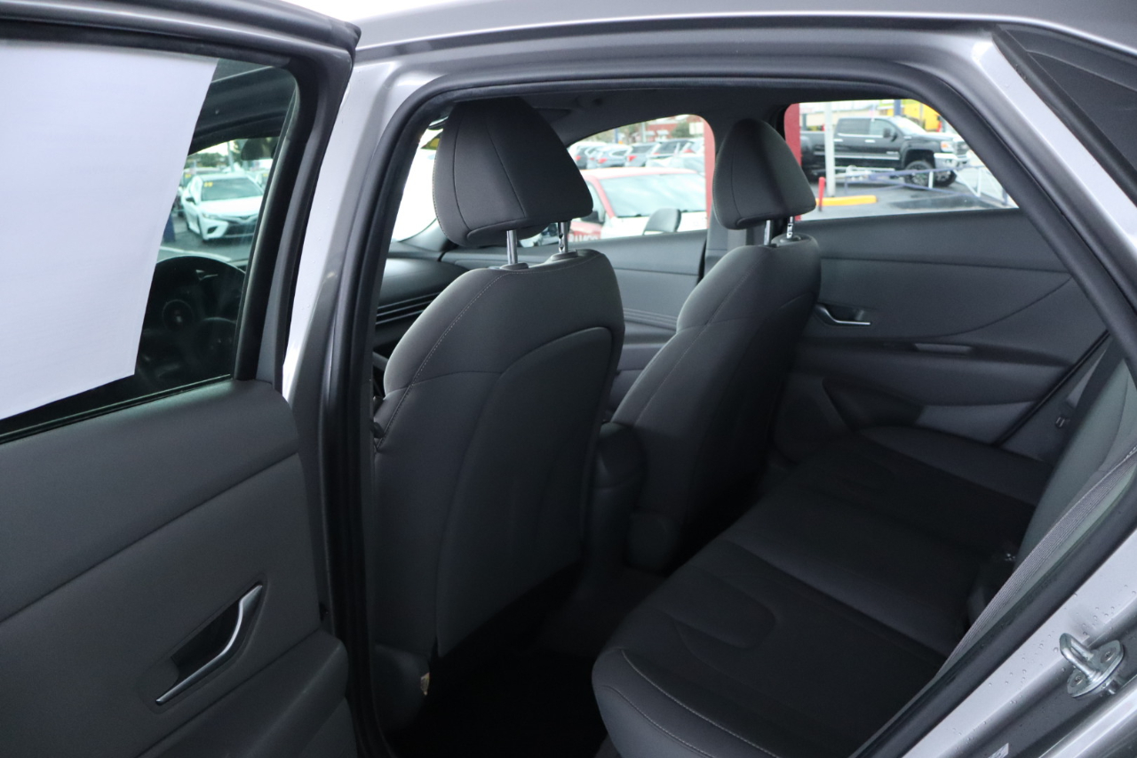 Hyundai Elantra SEL IVT 2022