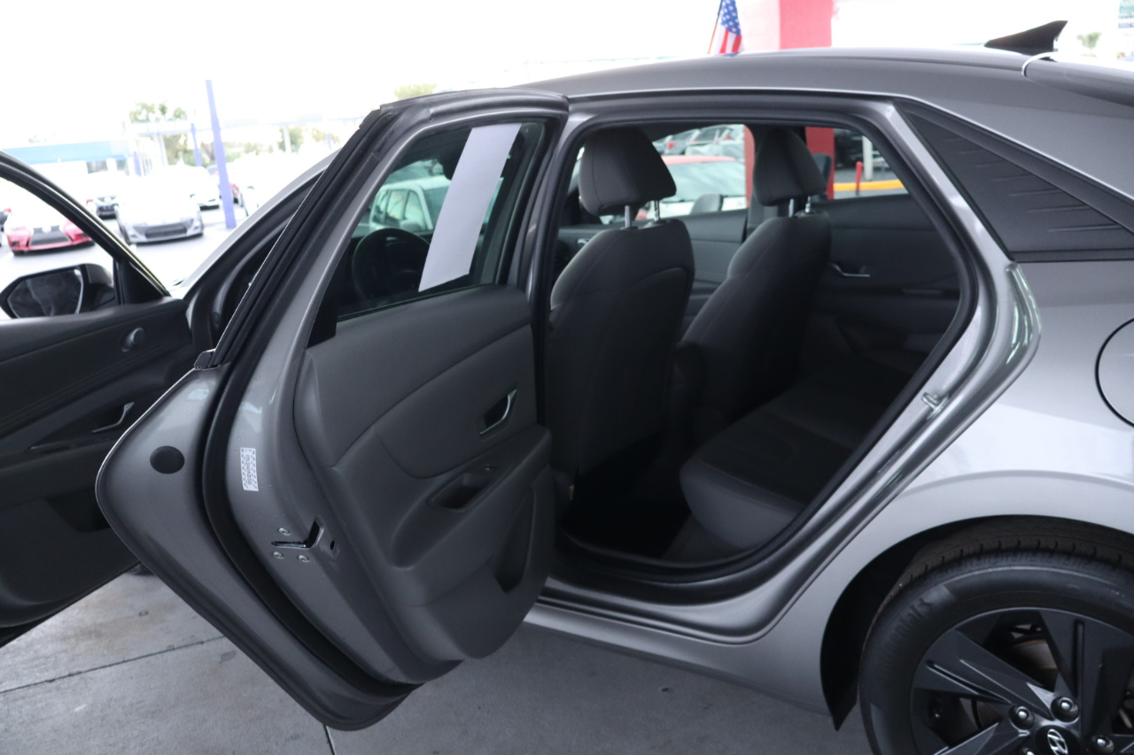 Hyundai Elantra SEL IVT 2022