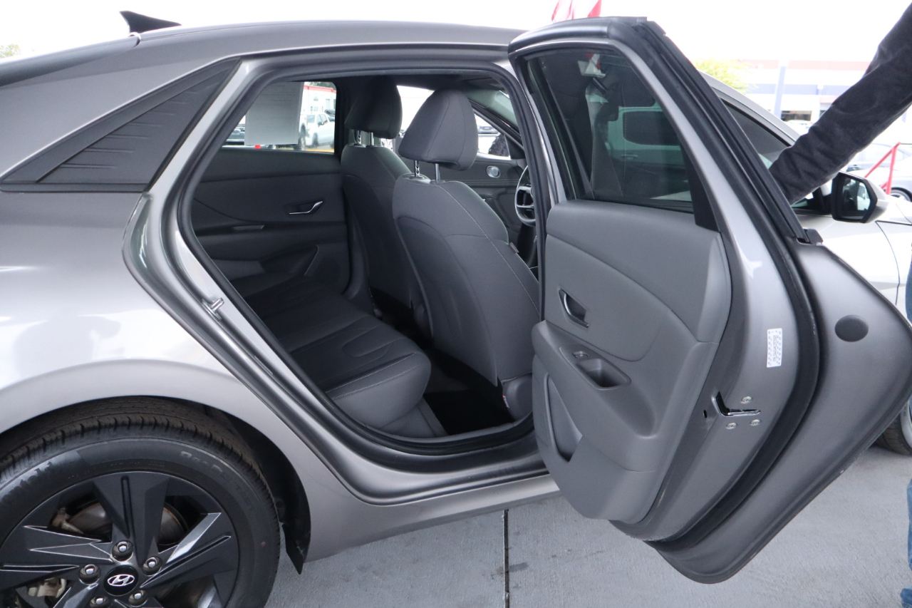 Hyundai Elantra SEL IVT 2022