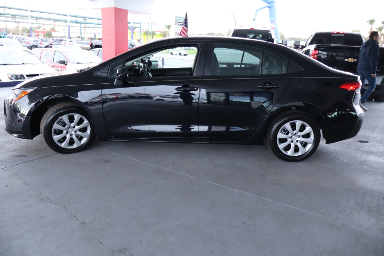 Toyota Corolla LE CVT 2024