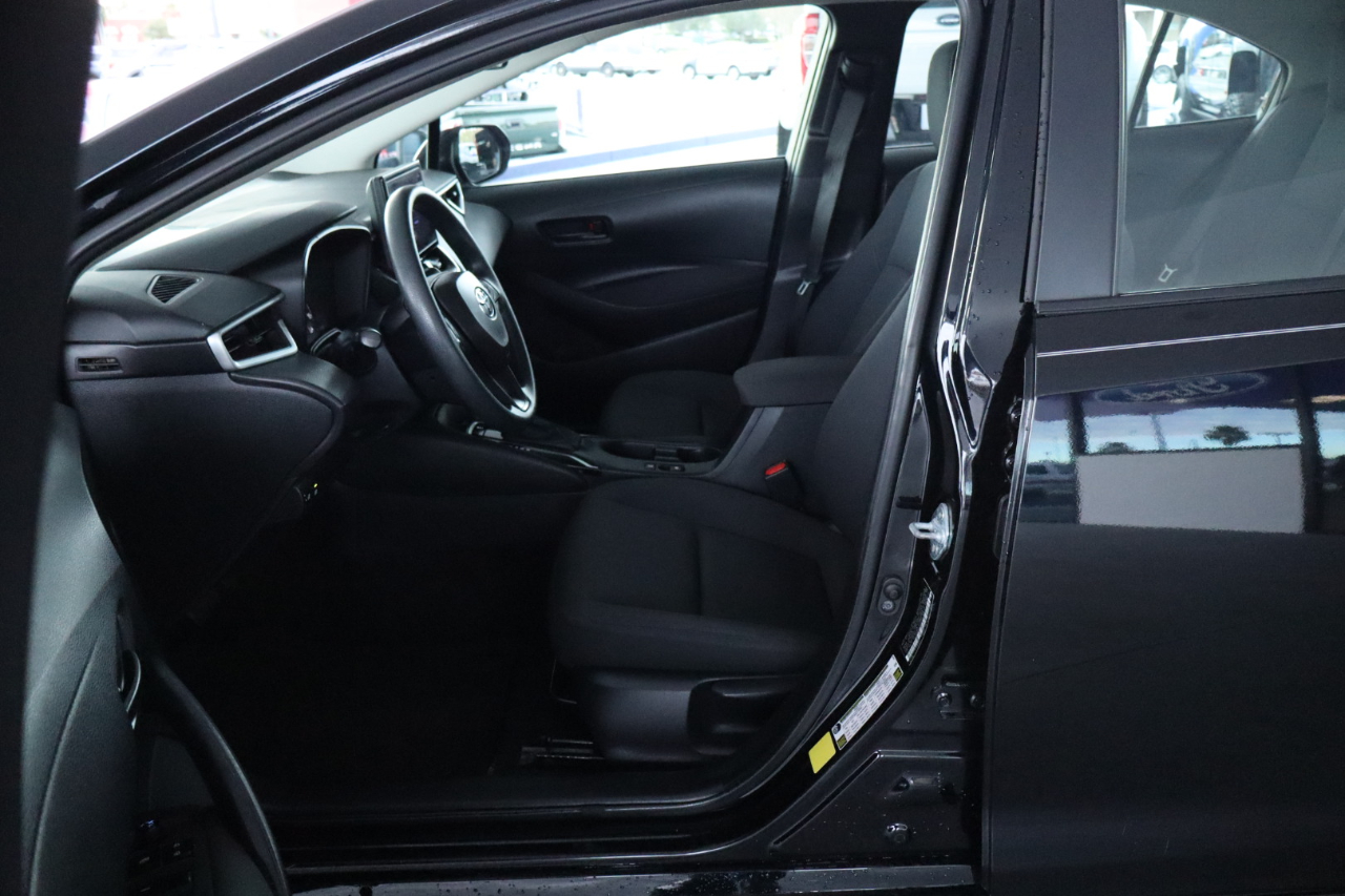 Toyota Corolla LE CVT 2024