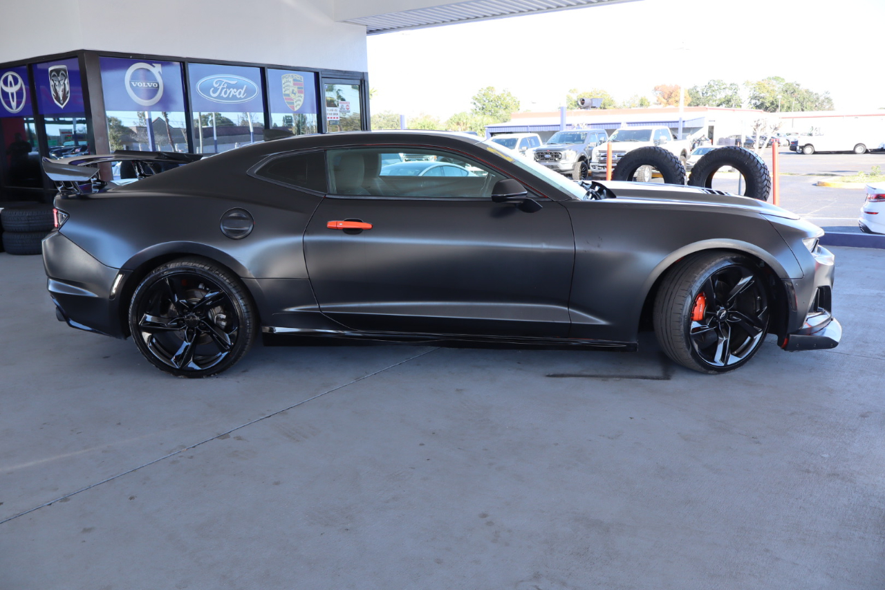 Chevrolet Camaro 2dr Cpe LT1 2021