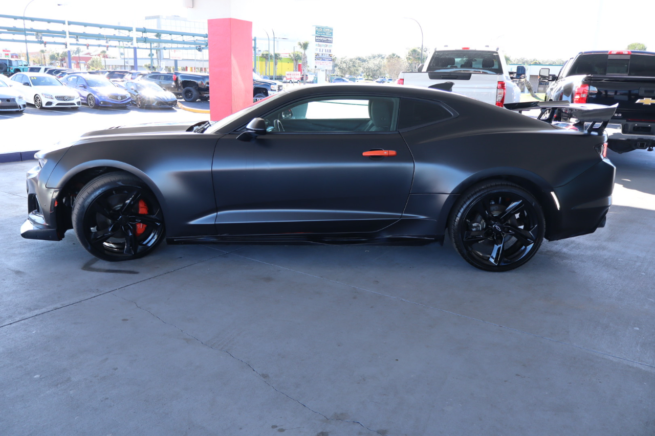 Chevrolet Camaro 2dr Cpe LT1 2021