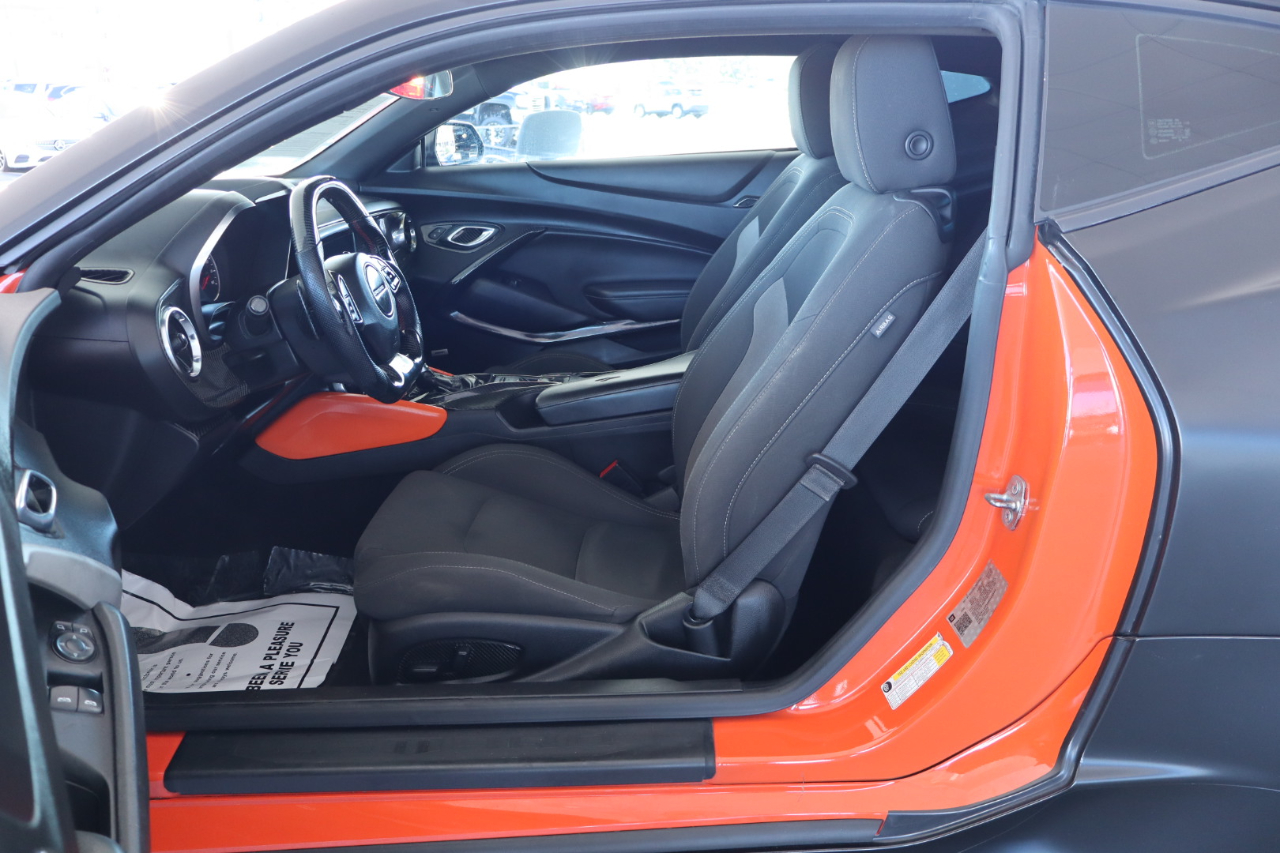 Chevrolet Camaro 2dr Cpe LT1 2021