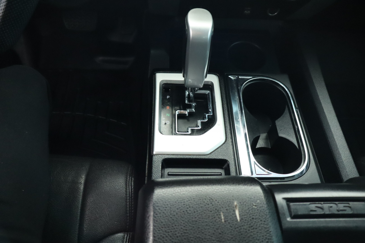 Toyota Tundra 2WD Truck CrewMax 5.7L FFV V8 6-Spd AT SR5 (Natl) 2016