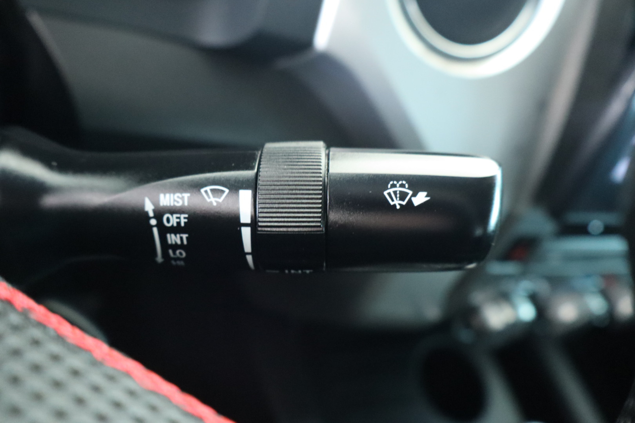 Toyota Tundra 2WD Truck CrewMax 5.7L FFV V8 6-Spd AT SR5 (Natl) 2016