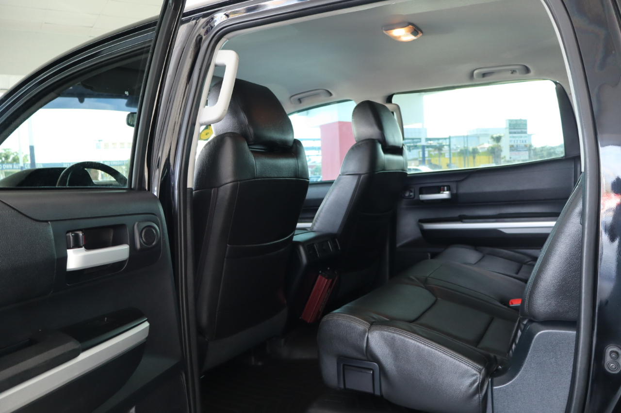 Toyota Tundra 2WD Truck CrewMax 5.7L FFV V8 6-Spd AT SR5 (Natl) 2016