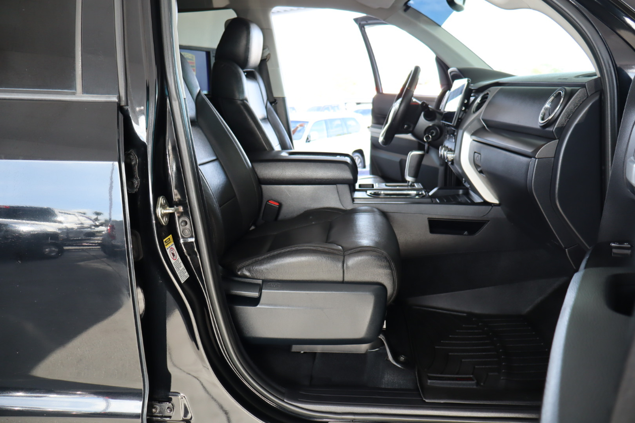 Toyota Tundra 2WD Truck CrewMax 5.7L FFV V8 6-Spd AT SR5 (Natl) 2016