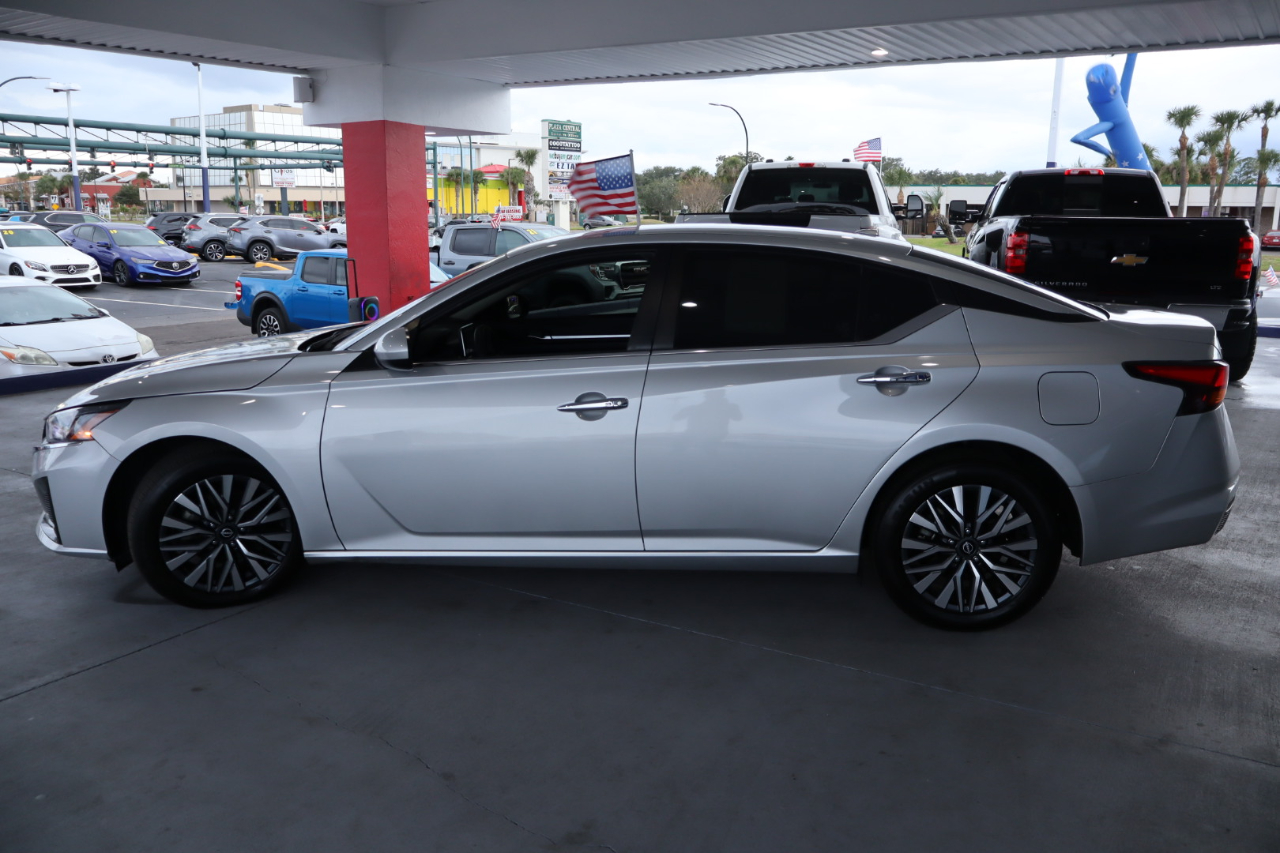 Nissan Altima 2.5 SV Sedan 2023