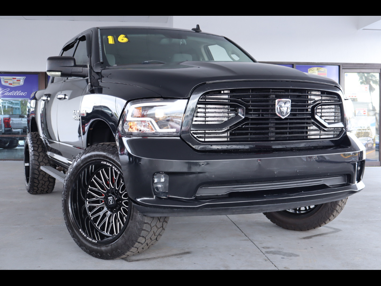 RAM 1500 2WD Crew Cab 140.5" Lone Star 2016