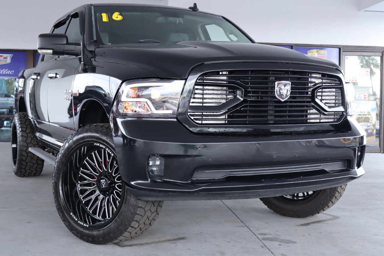 RAM 1500 2WD Crew Cab 140.5" Lone Star 2016