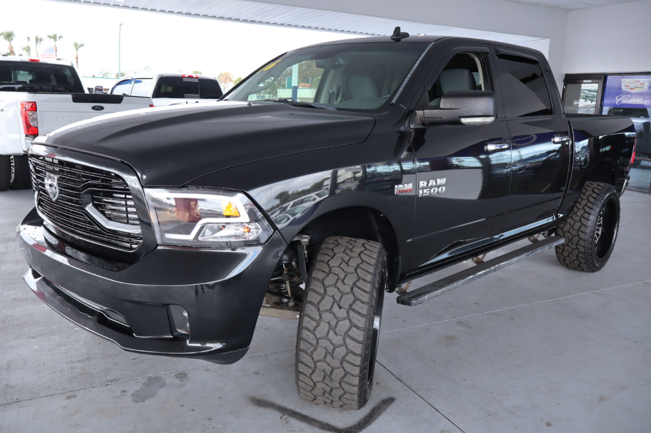RAM 1500 2WD Crew Cab 140.5" Lone Star 2016