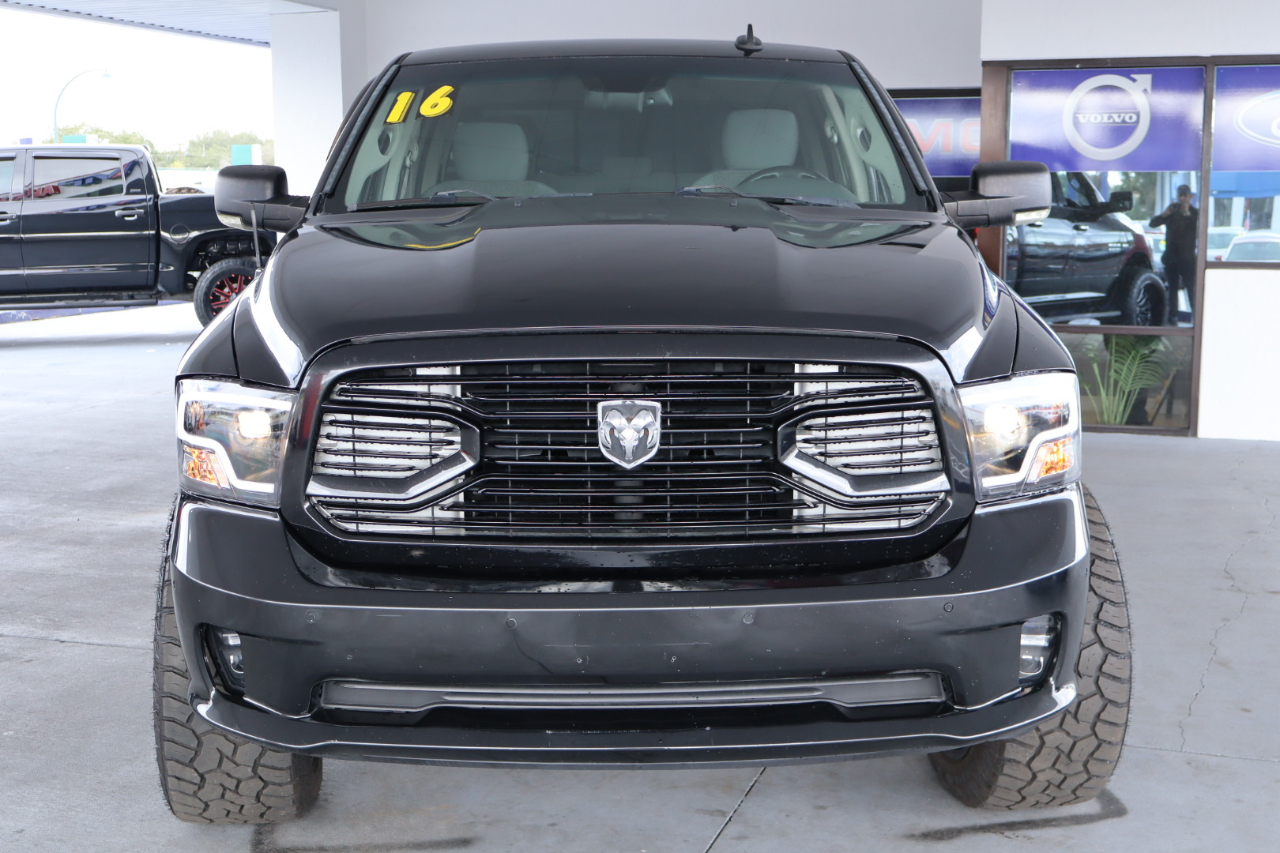 RAM 1500 2WD Crew Cab 140.5" Lone Star 2016