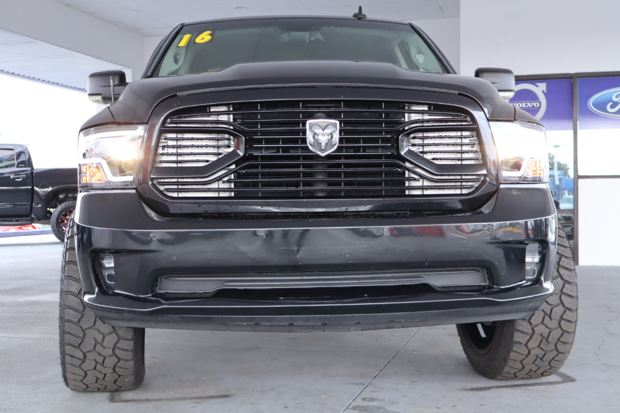 RAM 1500 2WD Crew Cab 140.5" Lone Star 2016