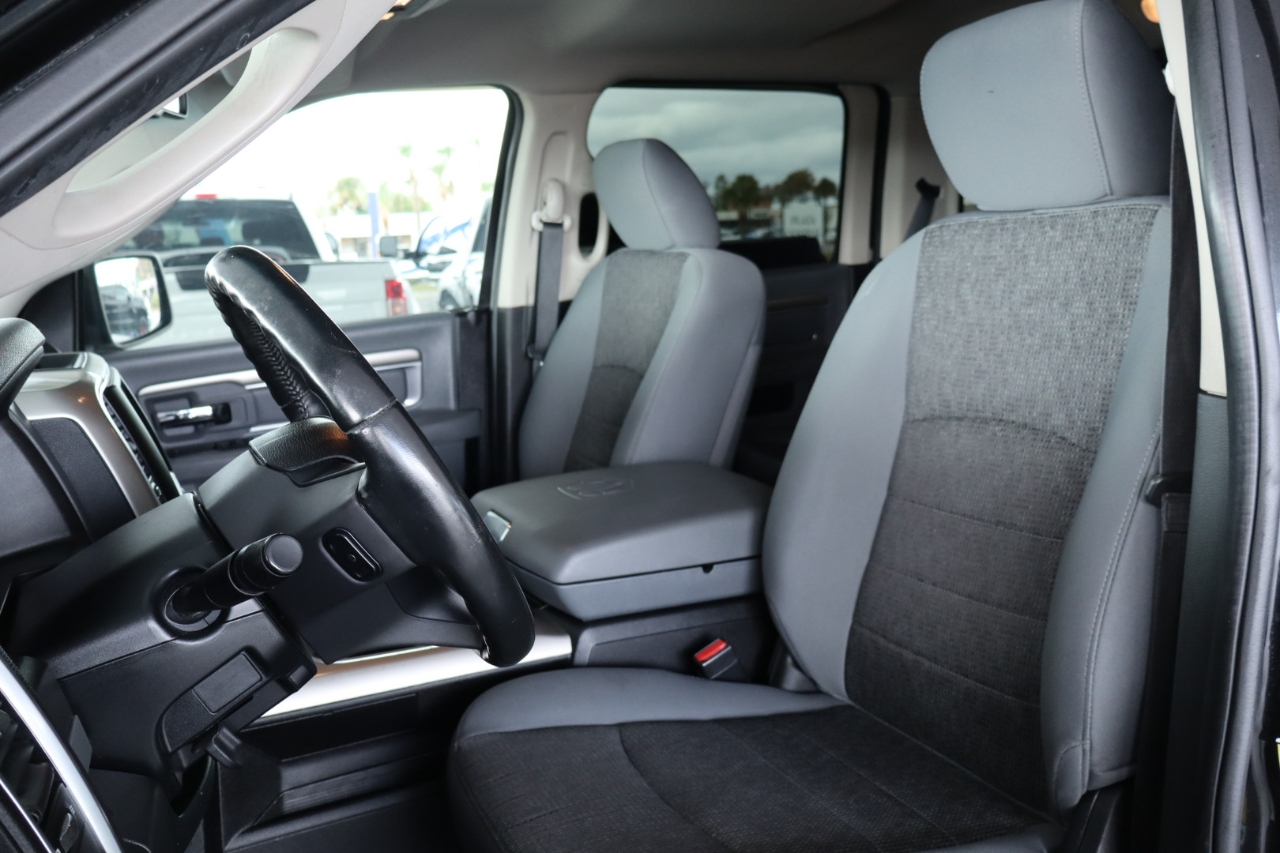 RAM 1500 2WD Crew Cab 140.5" Lone Star 2016