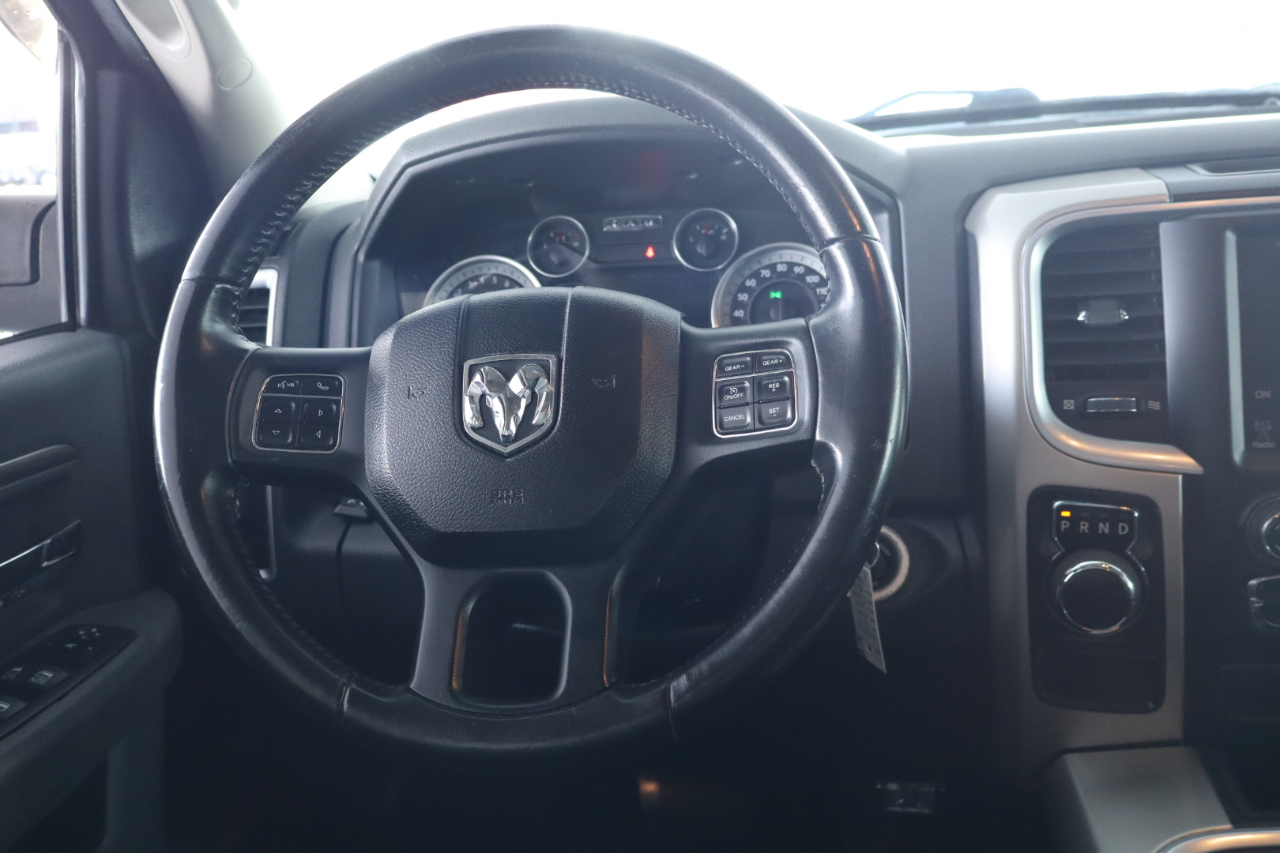 RAM 1500 2WD Crew Cab 140.5" Lone Star 2016