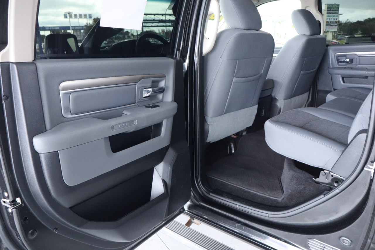 RAM 1500 2WD Crew Cab 140.5" Lone Star 2016