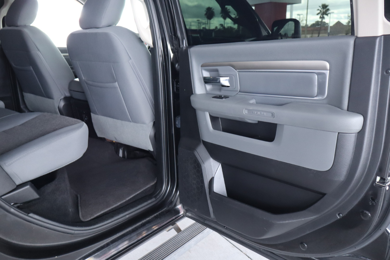 RAM 1500 2WD Crew Cab 140.5" Lone Star 2016