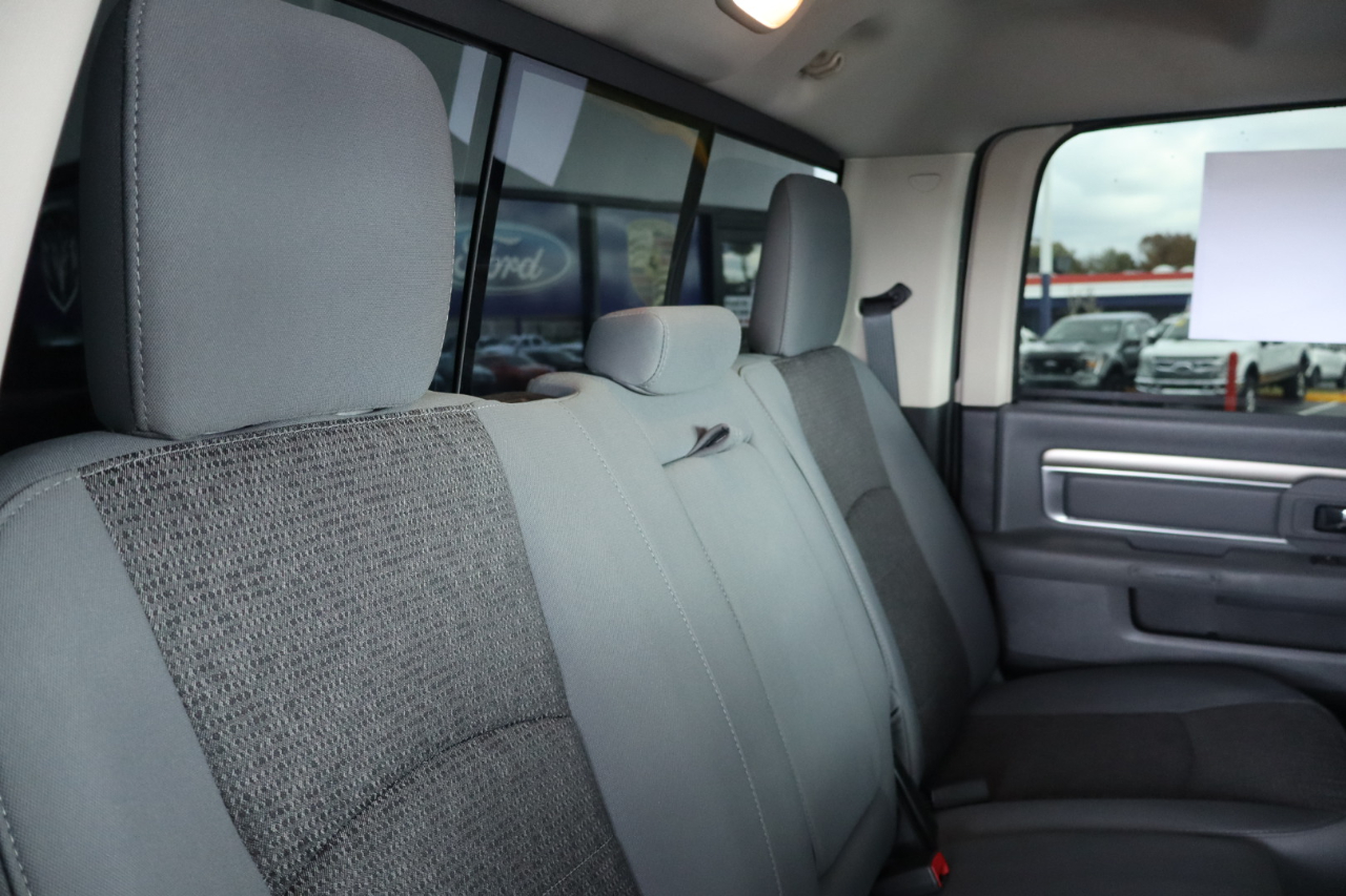 RAM 1500 2WD Crew Cab 140.5" Lone Star 2016