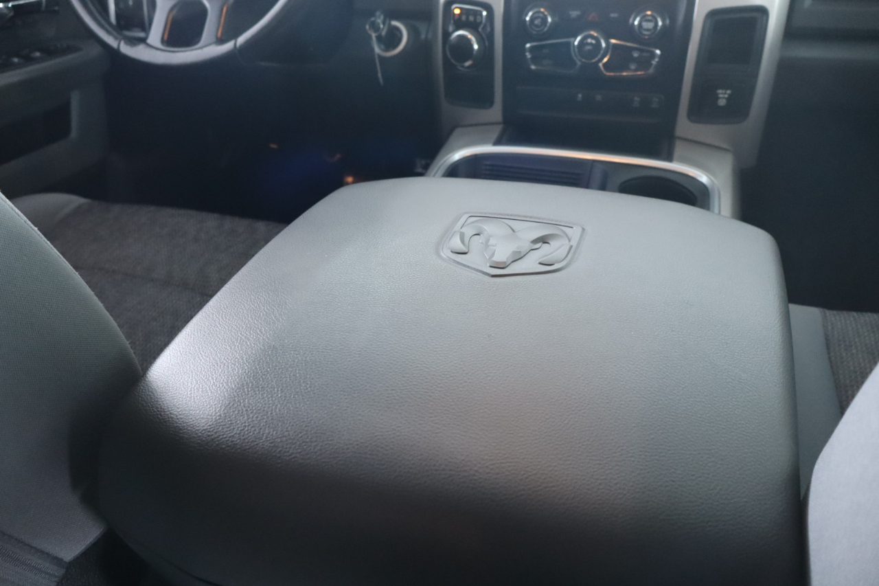 RAM 1500 2WD Crew Cab 140.5" Lone Star 2016