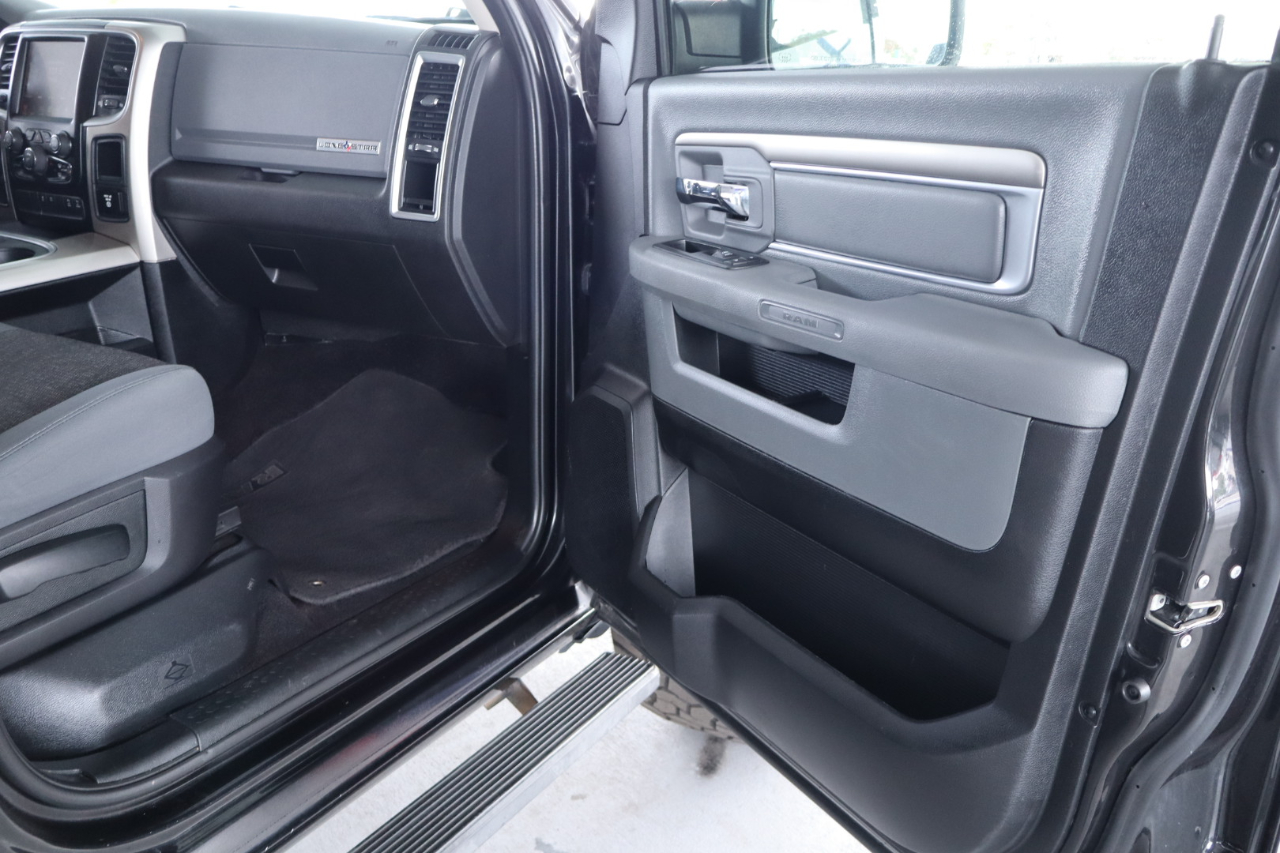 RAM 1500 2WD Crew Cab 140.5" Lone Star 2016