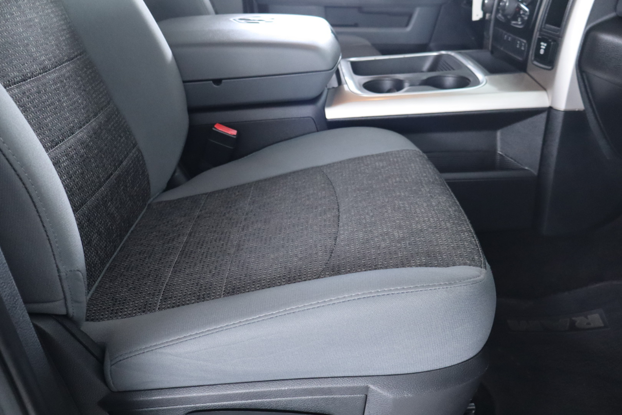 RAM 1500 2WD Crew Cab 140.5" Lone Star 2016