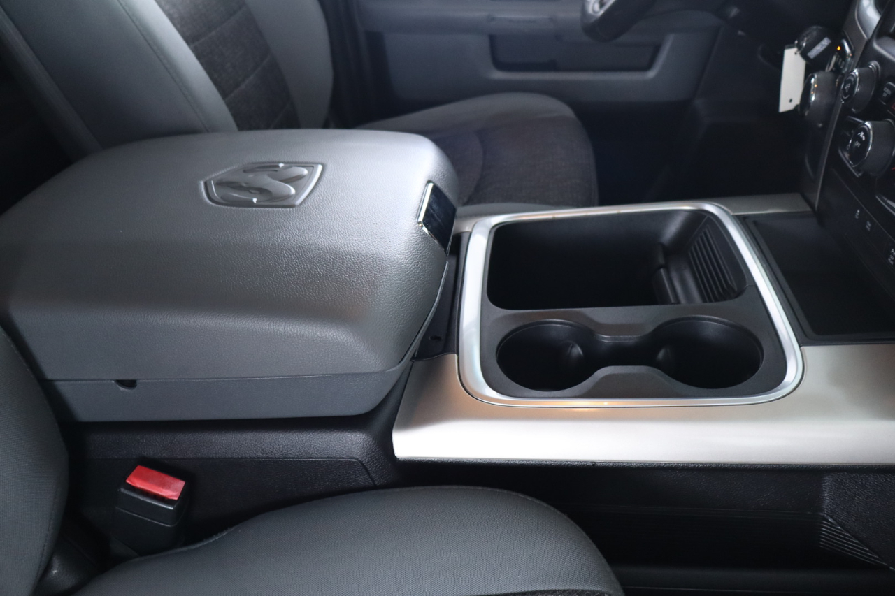 RAM 1500 2WD Crew Cab 140.5" Lone Star 2016