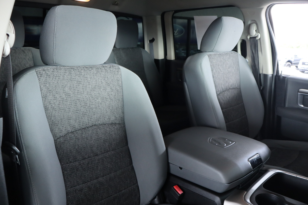 RAM 1500 2WD Crew Cab 140.5" Lone Star 2016