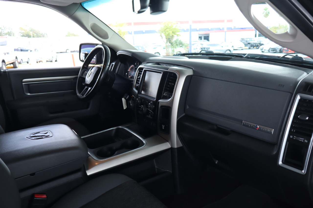 RAM 1500 2WD Crew Cab 140.5" Lone Star 2016