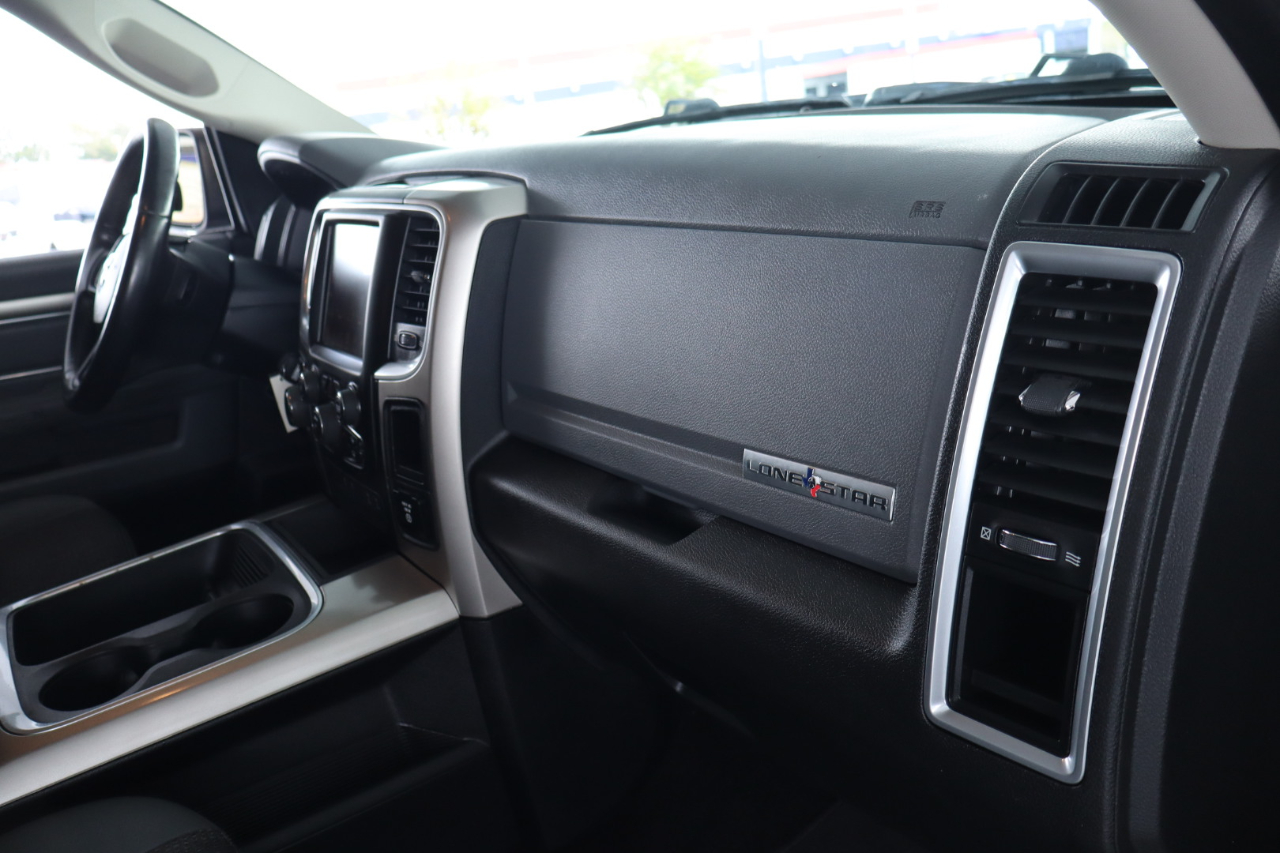 RAM 1500 2WD Crew Cab 140.5" Lone Star 2016