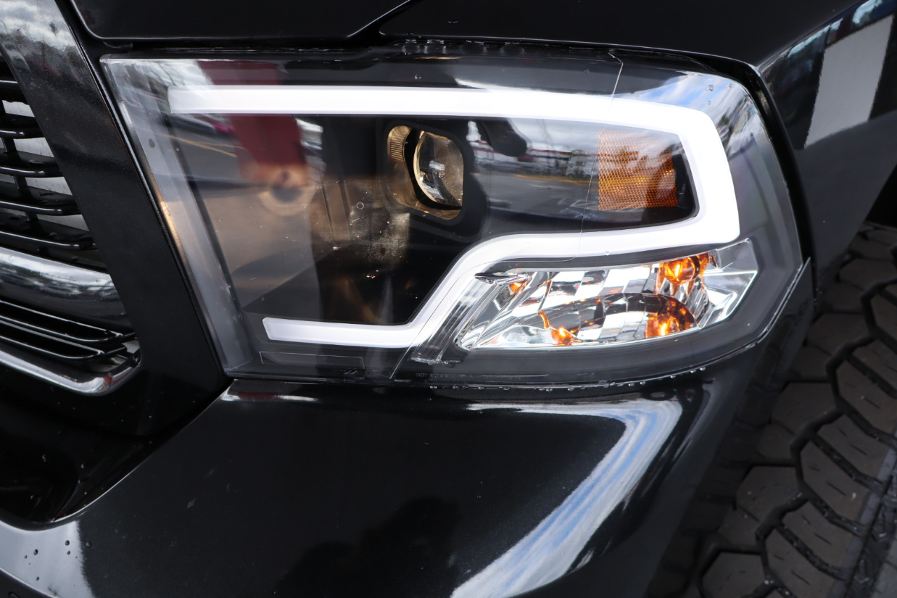 RAM 1500 2WD Crew Cab 140.5" Lone Star 2016