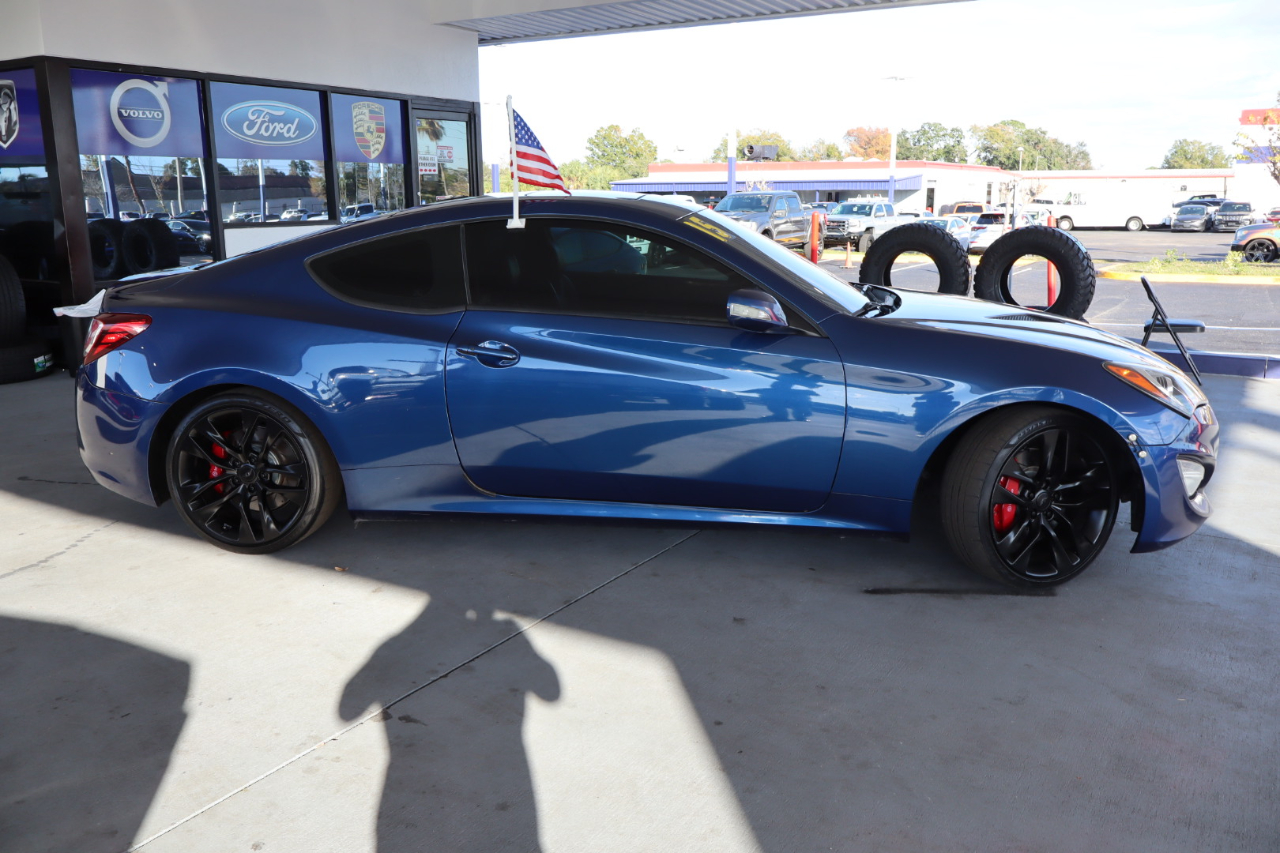 Hyundai Genesis Coupe 2dr 3.8L Auto Ultimate w/Black Seats 2015