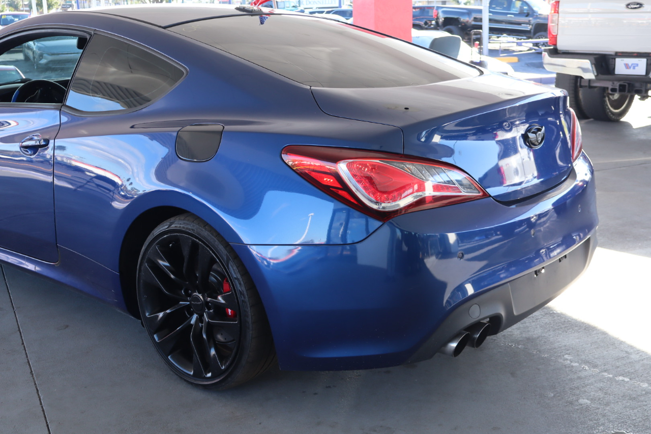 Hyundai Genesis Coupe 2dr 3.8L Auto Ultimate w/Black Seats 2015