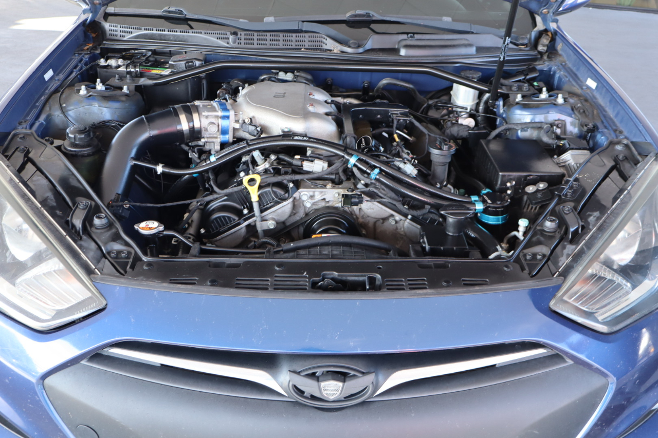 Hyundai Genesis Coupe 2dr 3.8L Auto Ultimate w/Black Seats 2015