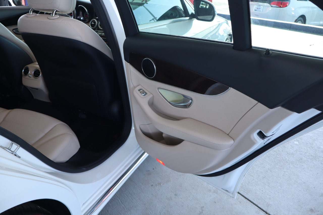 Mercedes-Benz C-Class 4dr Sdn C 300 RWD 2015