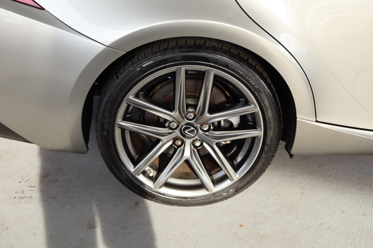 Lexus IS 300 4dr Sdn AWD 2016