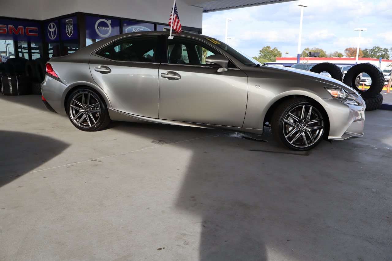 Lexus IS 300 4dr Sdn AWD 2016