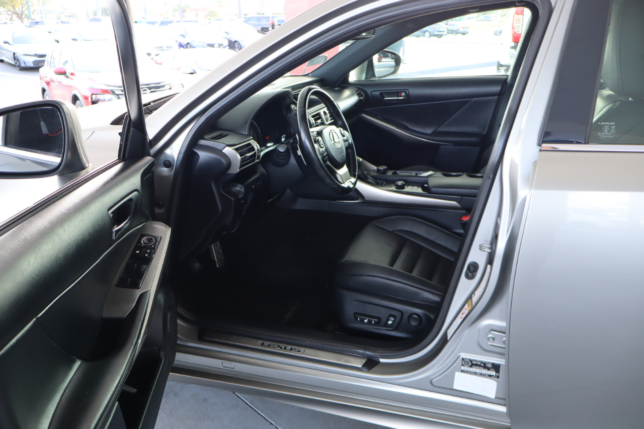 Lexus IS 300 4dr Sdn AWD 2016