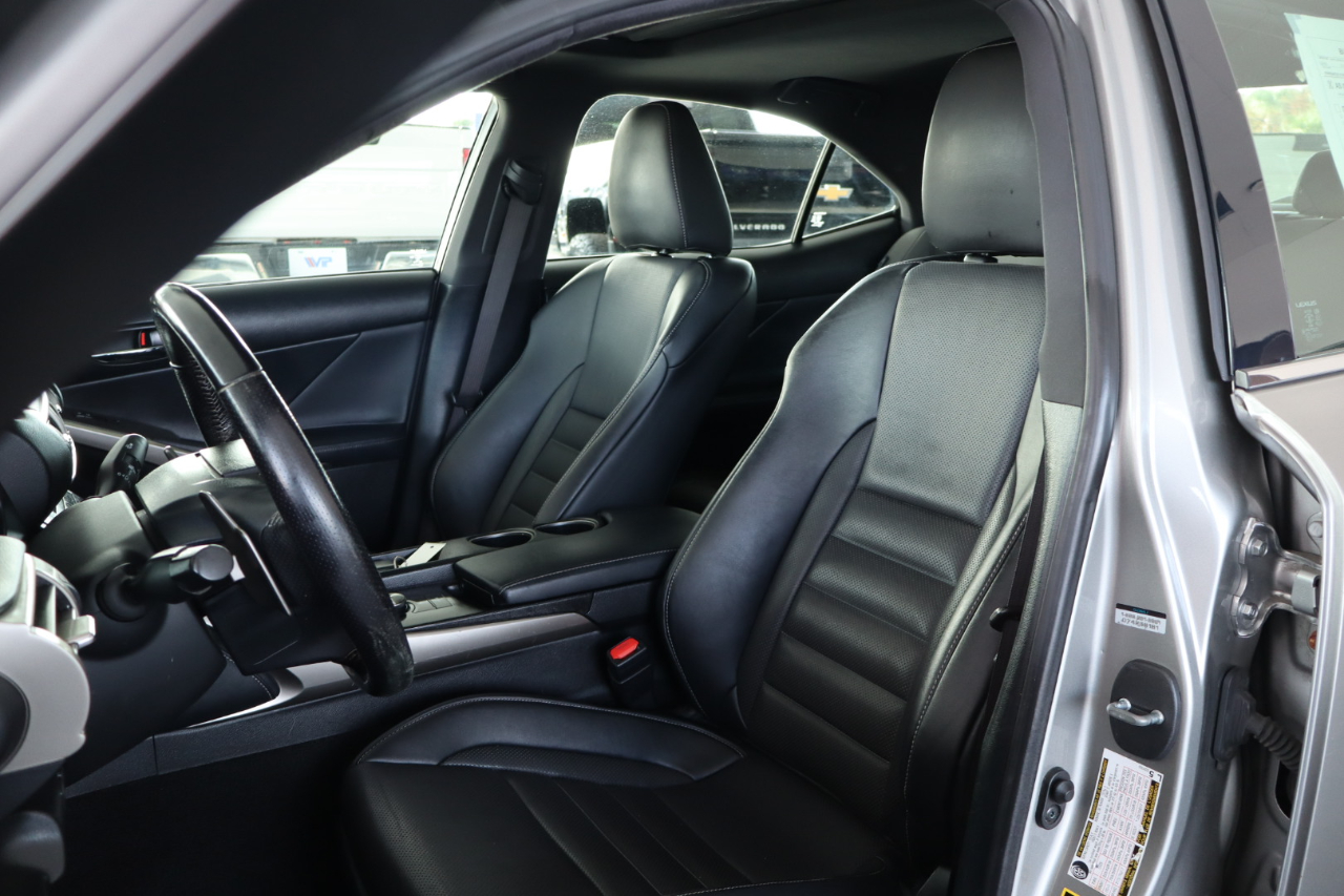 Lexus IS 300 4dr Sdn AWD 2016